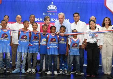 Presidente Abinader entrega dos polideportivos a Puerto Plata