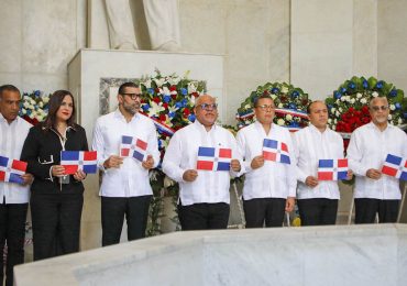 Video | Promipyme deposita Ofrenda Floral en el 182 aniversario de la Independencia Nacional