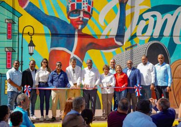 Propeep entrega primera fase del Plan Piloto de Transformación Urbana en Barrio Enriquillo, SDO