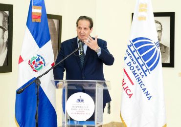 Víctor Atallah asegura que la salud mental es una prioridad para el Estado durante conmemoración del Día Nacional del Psiquiatra