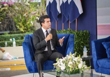 Presidente Luis Abinader revela inversión histórica en agua potable y saneamiento y anuncia el programa más ambicioso de saneamiento costero del país