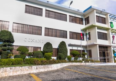 CONANI desmiente que colaboradores intercepten familias cerca de centros educativos