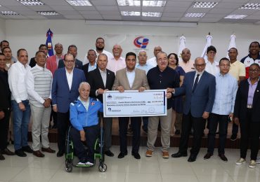 Ministro Kelvin Cruz entrega 250 millones más para preparar atletas de Juegos Centroamericanos y del Caribe