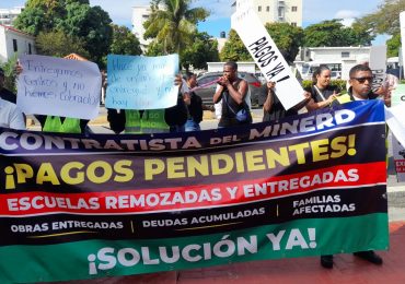 ¡Estamos quebrados¡ Contratistas del MINERD exigen pagos atrasados a Educación