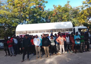 Video: Ejército realiza patrullajes fronterizos y detiene 138 nacionales haitianos