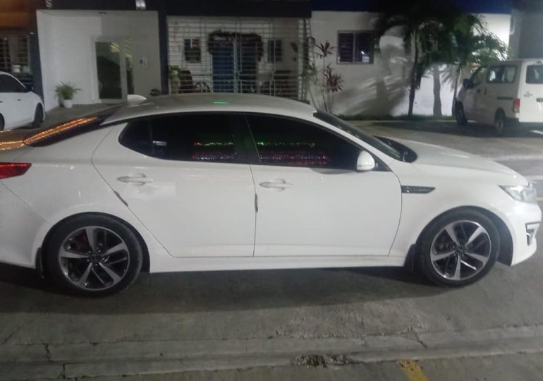 Roban vehículo de comunicador con más de 26 mil dólares en equipos cinematográficos en Santiago