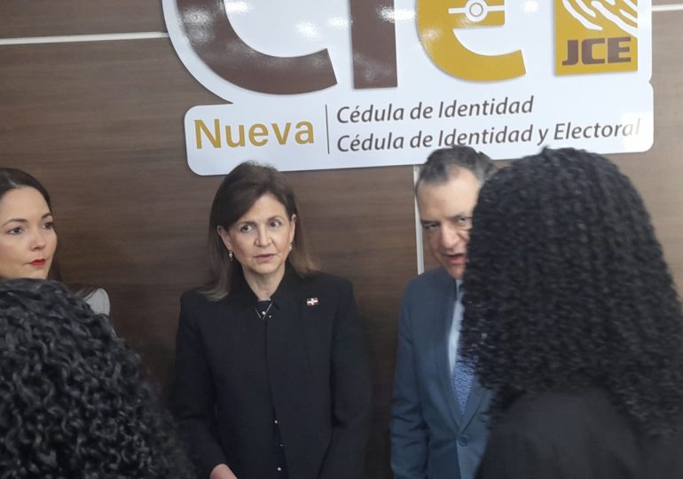 Raquel Peña no recibe la nueva cédula de identidad y electoral