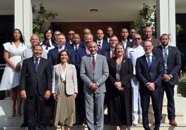 Reaparece embajadora USA junto a director DNCD tras el cierre de la DEA en RD