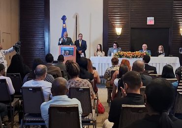 El jurista Máximo Castillo Salas puso en circulación la obra "La historia nunca contada de la Cámara de Cuentas de la República"