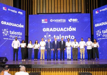 Presidente Abinader encabeza graduación de 5,000 jóvenes del programa Talento Digital
