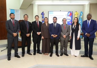 El 32 % de la población define el desarrollo del país: expertos colocan a la niñez en el centro del debate económico