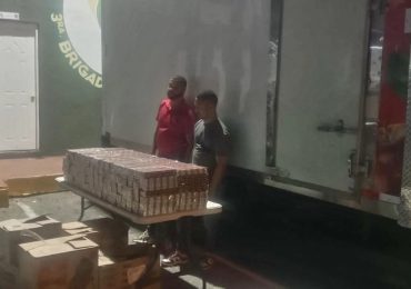 El contrabando fue encontrando oculto en cajas de productos comestibles a bordo de un camión.