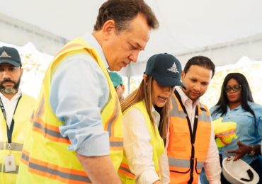 Ministro Ito Bisonó inicia proyecto de dignificación del entorno en El Naranjo, San Luis