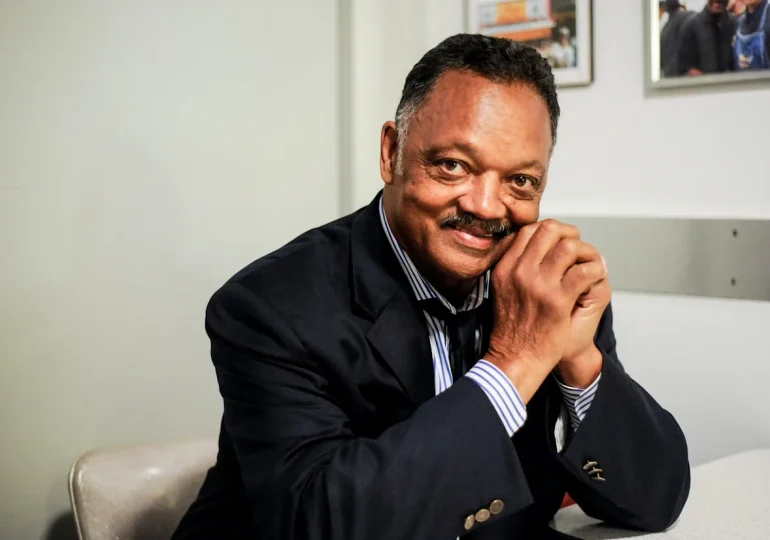 Las honras funerales de Jesse Jackson inician con un velatorio público en Chicago