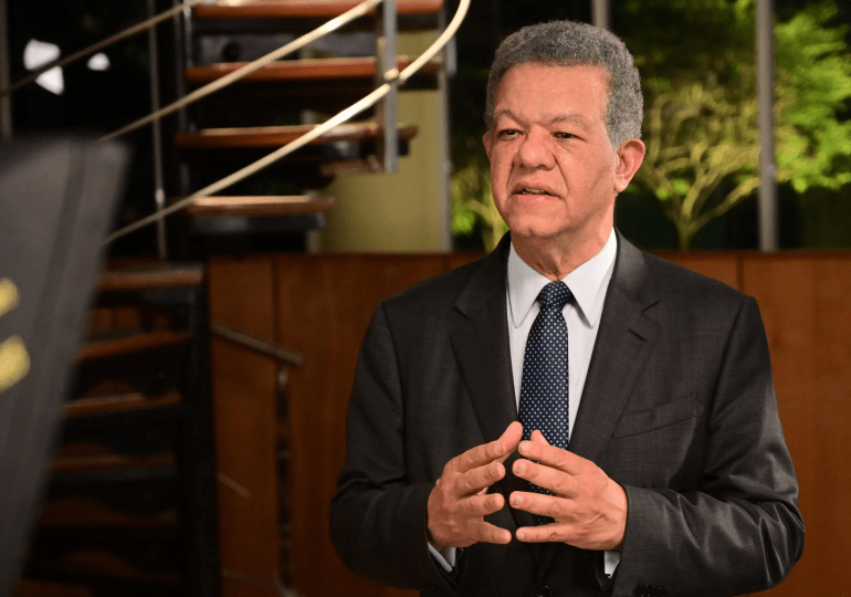 Leonel Fernández visita emprendimiento familiar en Quisqueya y resalta el valor del trabajo local