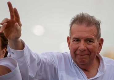 González Urrutia recibe atención médica por "dolencia en la cadera", informa su equipo