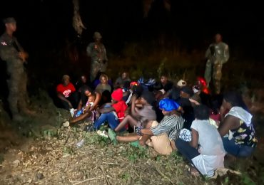 Video | Ejército intercepta a 28 migrantes haitianos en Montecristi