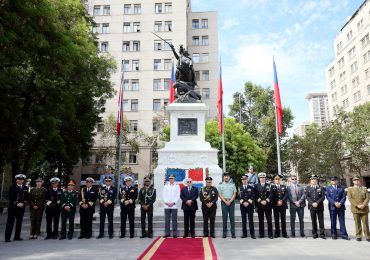 Embajada Dominicana en Chile conmemora 182 años de independencia con ofrenda floral