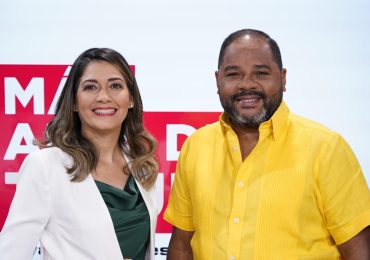 “Más Allá del Titular” abre diálogo con especialistas para analizar retos de seguridad vial y reforma laboral en RD