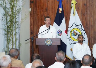 Ministro Ito Bisonó reiteró en ADEPE que desde MIVHED exploran el modelo de "vivienda progresiva" para ampliar acceso a techo propio