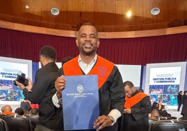 Daurin Muñoz ‘‘Sueldo Cebolla’’ se gradúa de Master en Gestión Pública y Gobernanza