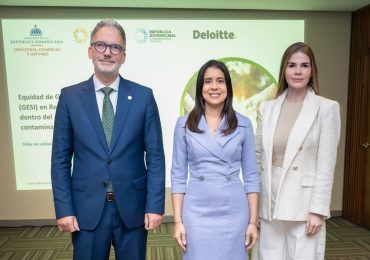 NPAP-RD reúne sectores para analizar hallazgos sobre contaminación por plásticos con enfoque de equidad de género e inclusión social