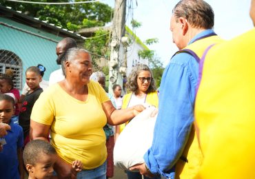 “Comida por limpieza”: iniciativa comunitaria promueve entorno limpio en Sosúa